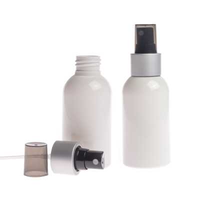 Plastová fľaša biela, s čiernym rozprašovačom, strieborná matná obruč, 150 ml