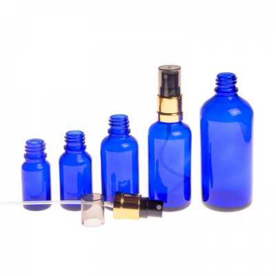 Sklenená fľaška, modrá, čierno-zlatý rozprašovač, dymový vrch, 10 ml